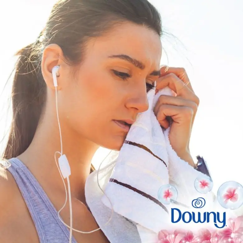 ดาวน์นี่ เผยผลสำรวจ 10 ปัญหากลิ่นเหม็นบนเสื้อผ้าที่ผู้หญิงไทยเป็นกังวลมากที่สุด ? ร้อยละ 69 ยอมรับว่ากลิ่นเหงื่อและกลิ่นกายเป็นกลิ่นที่พบเจอมากที่สุดในชีวิตประจำวัน