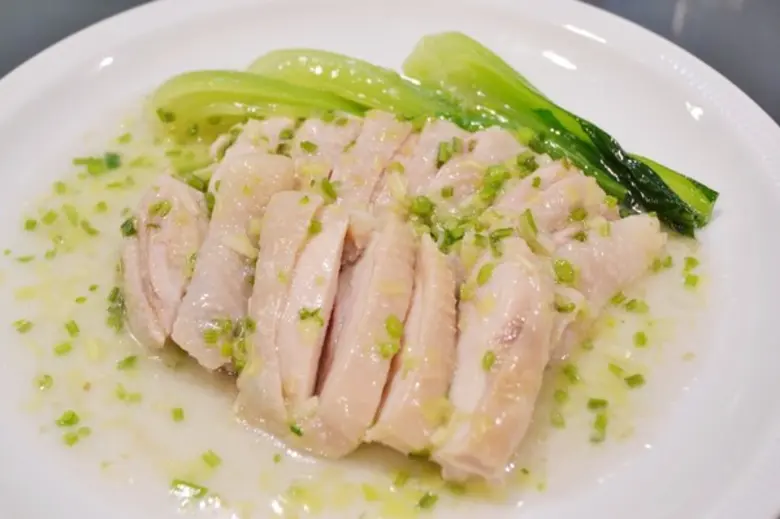 ตลอดเดือนสิงหาคม นี้ ห้องอาหารจีน ฮ่องเต้....เชิญลิ...