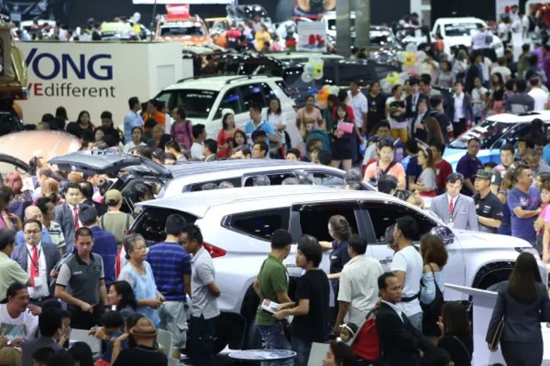 ปัจจัยหนุนโค้งสุดท้าย "บิ๊กมอเตอร์เซล 2016" อยากได้รถ จบในงานเดียว ครบทุกแบรนด์ ครบทุกระดับราคา เวทีประชันรถใหม่เกือบ 20 แบรนด์ เกือบ 40 รุ่น