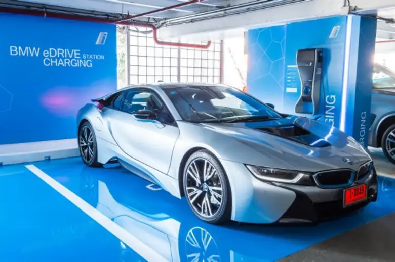 บีเอ็มดับเบิลยู กรุ๊ป ประเทศไทย เดินหน้าต่อเนื่องสู่อนาคตแห่งความยั่งยืน ร่วมกับโรงแรมแมนดาริน โอเรียนเต็ล กรุงเทพฯ ติดตั้งสถานีชาร์จแบตเตอรี่รถยนต์ไฟฟ้า เป็นโรงแรมแห่งแรกในประเทศไทย