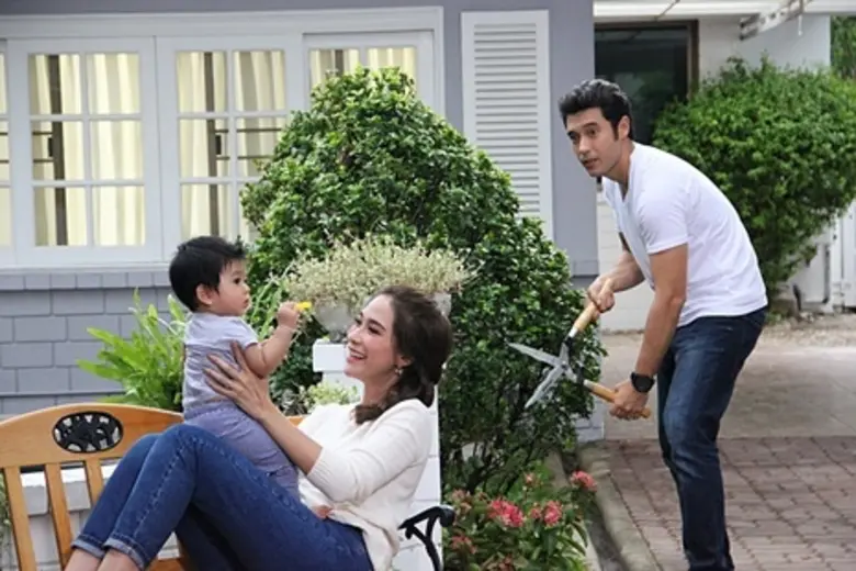 “พลอย-แอนดริว” สุดมุ้งมิ้ง! ช่วยกันเลี้ยงลูก ขยี้อารมณ์รักส่งท้าย “สายลับรักป่วน” สวีททะลุจอ