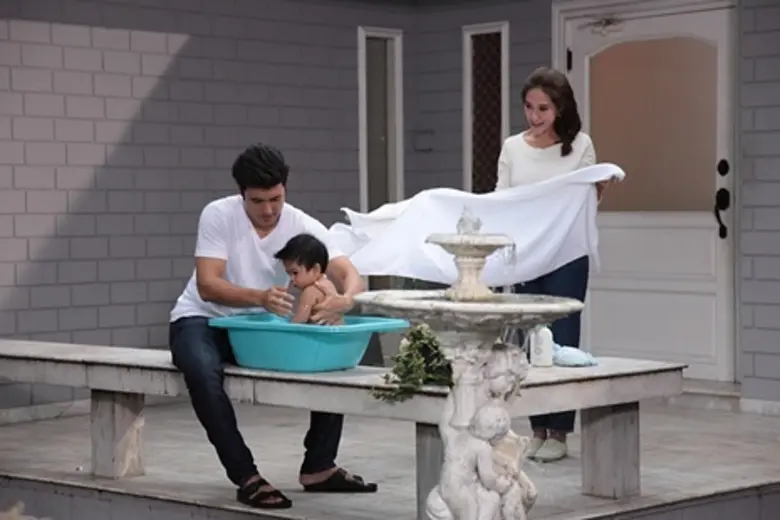 “พลอย-แอนดริว” สุดมุ้งมิ้ง! ช่วยกันเลี้ยงลูก ขยี้อารมณ์รักส่งท้าย “สายลับรักป่วน” สวีททะลุจอ