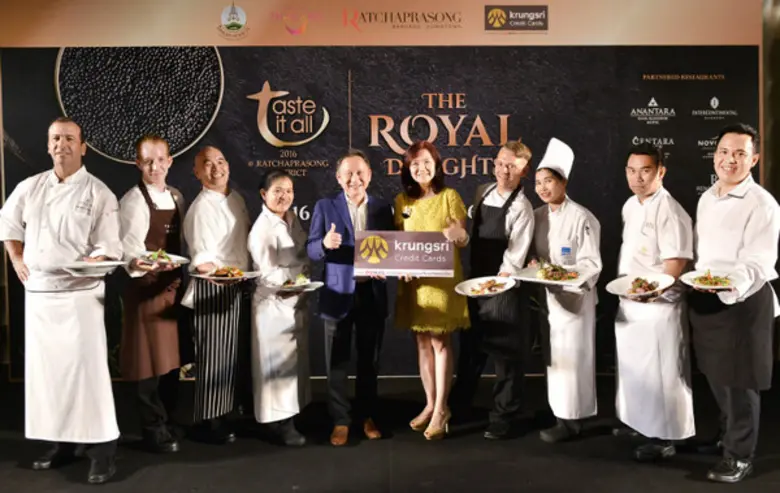 วรรวิมล กนกธนาพร (กลาง) กรรมการผู้อำนวยกา...