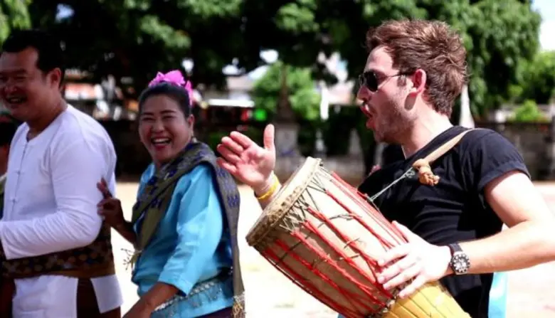 หลงรักเลยเข้าแล้ว สำหรับเด็กฝรั่งสุดฮอต "...