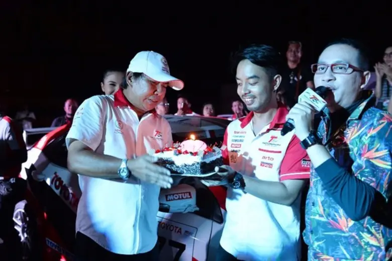 “โตโยต้า มอเตอร์สปอร์ต” ระเบิดความสนุกโดนใจชาวโคราช ได้กระทบไหล่ พระเอกมาดเข้ม “เวียร์-ศุกลวัฒน์”