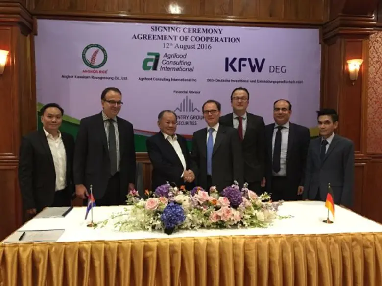 คุณอัสวานี อาฮุจา (ที่ 2 จากขวา) กรรมการผ...