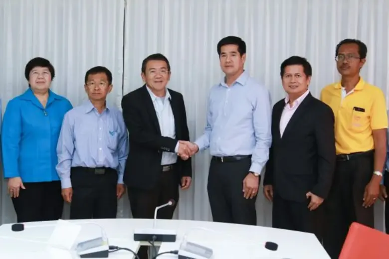 นายเสรี ศุภราทิตย์ ผู้ว่าการการประปาส่วนภ...