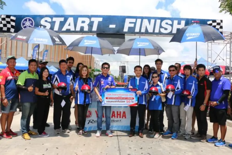 นายธนะชัย เลขวณิชกุล (คนที่ 6 จากซ้าย) ผู...