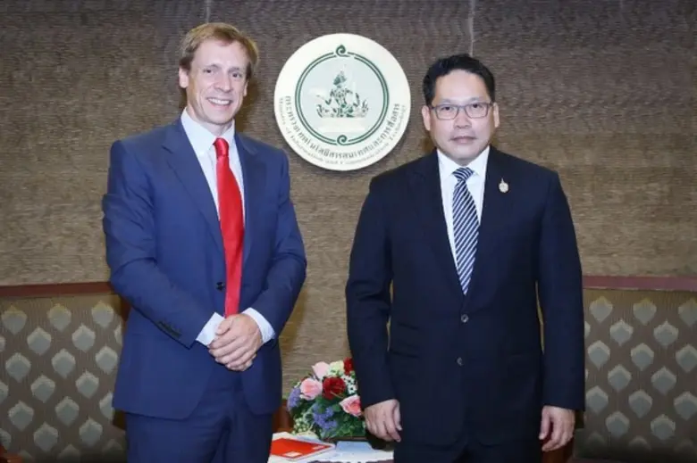 ดร.อุตตม สาวนายน รัฐมนตรีว่าการกระทรวงเทค...