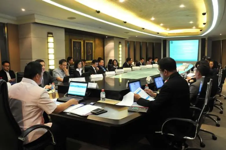 นายสมชัย สัจจพงษ์ ปลัดกระทรวงการคลัง พร้อ...