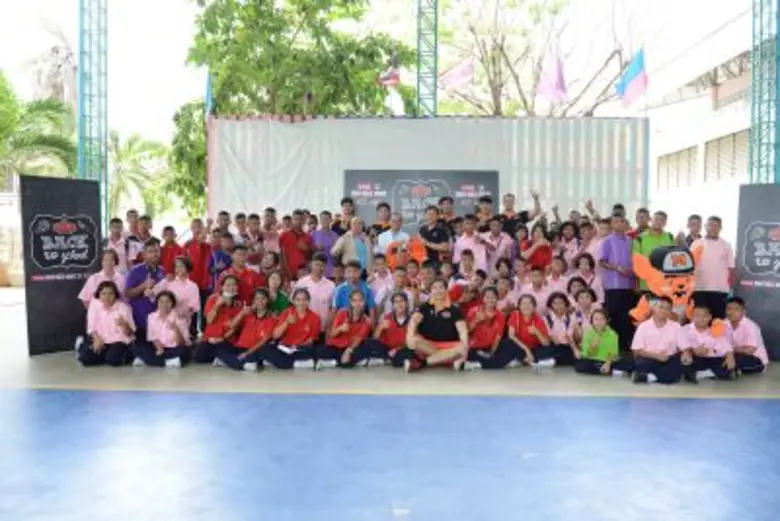 นักบาสเกตบอลทีม "โมโนแวมไพร์ บาสเกตบอล คล...