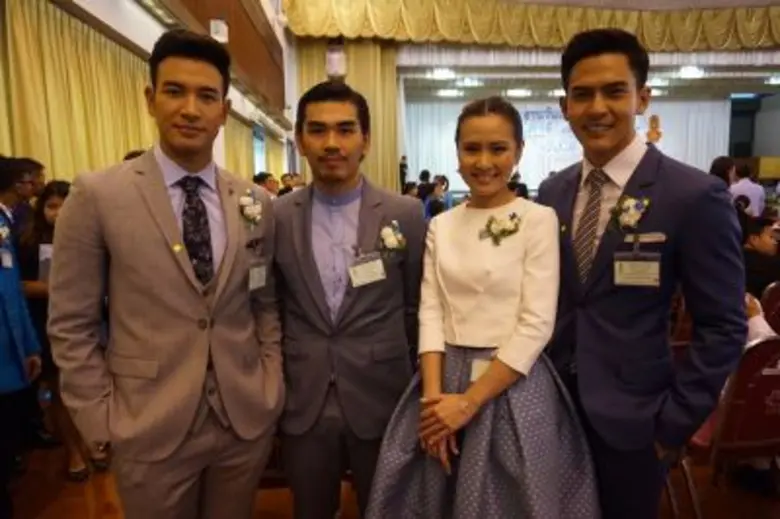 “พัดชา – สงกรานต์”รับรางวัลลูกกตัญญู 2559