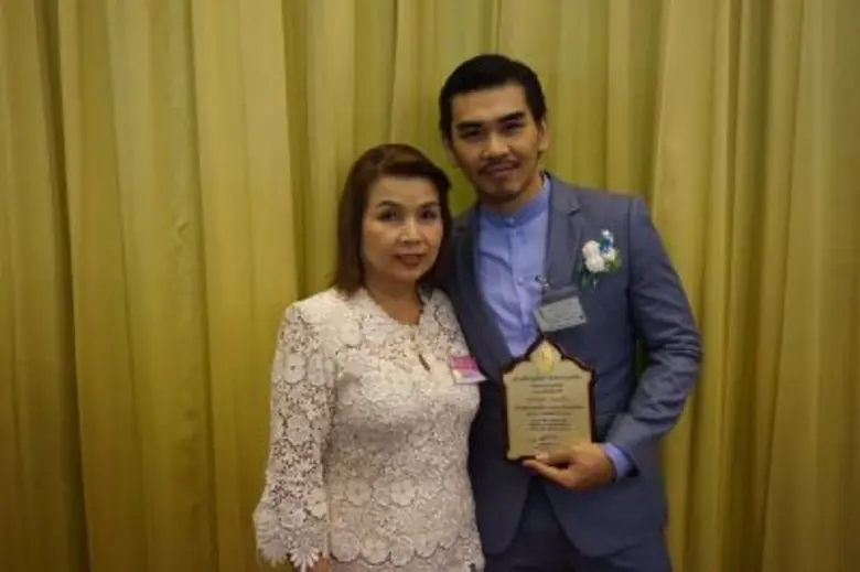 “พัดชา – สงกรานต์”รับรางวัลลูกกตัญญู 2559