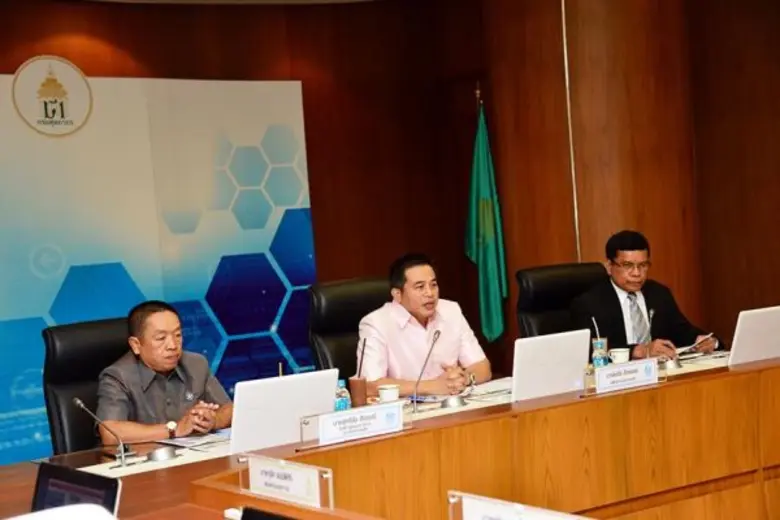 นายสมชัย สัจจพงษ์ ปลัดกระทรวงการคลัง พร้อ...