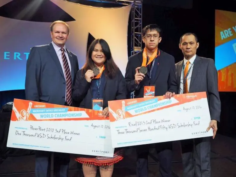 นายวรเทพ มงคลวาที ผู้จัดการทั่วไปบริษัท เ...