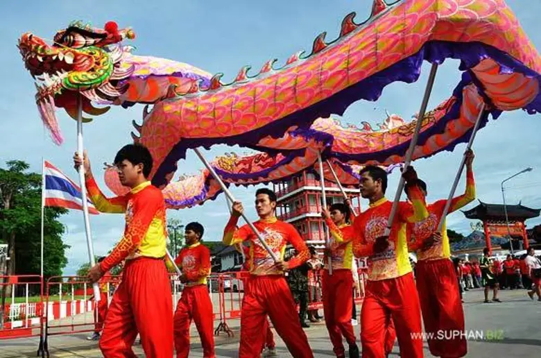 งานประเพณีทิ้งกระจาด 20-24 ส.ค.59 ทิ้งกระจาดดิน 28-31 ส.ค.59 ณ สมาคมตงฮั้วฮ่วยก้วง (สมาคมจีน) สุพรรณบุรี