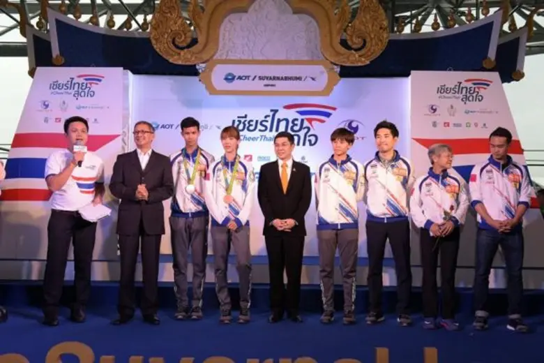 นายฉัตรชัย ศิริไล กรรมการผู้จัดการธนาคารอ...