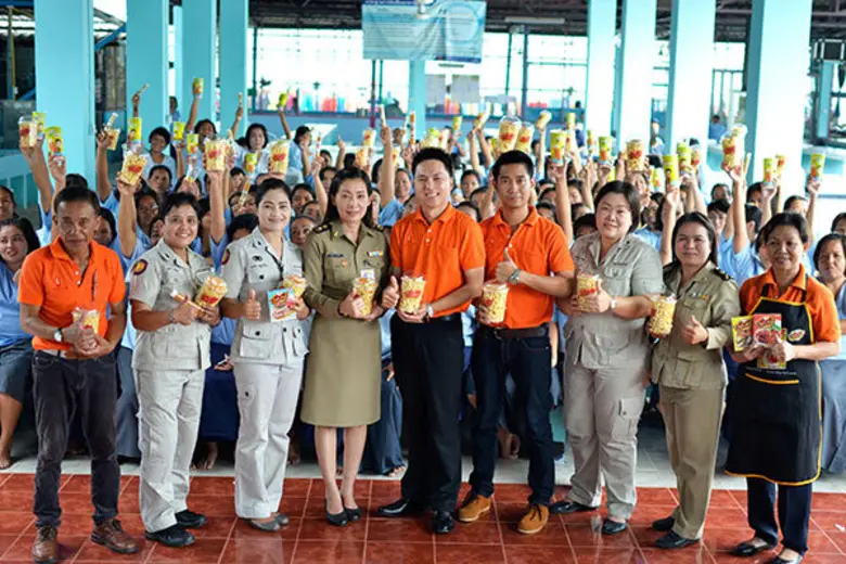 นายสมเจตน์ ปัญจวัฒนางกูร (กลาง) กรรมการผู...