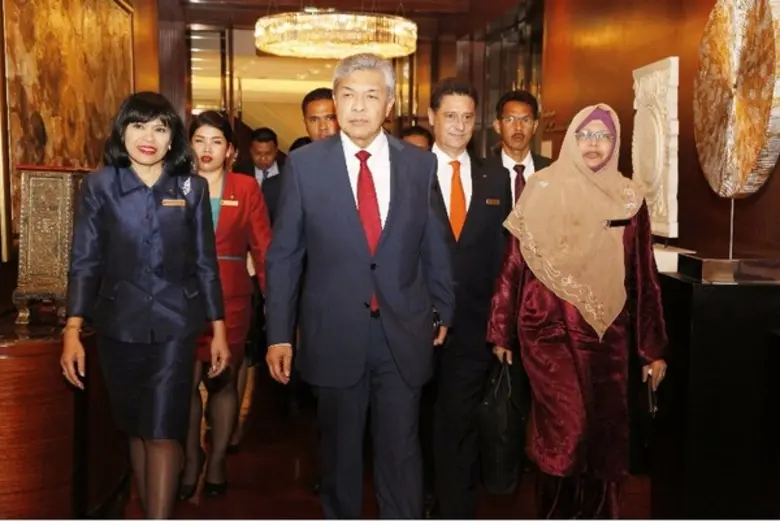 ฯพณฯ ดาโต๊ะ ซรี ดร.อาหมัด ซาฮิด ฮามิดี (ท...