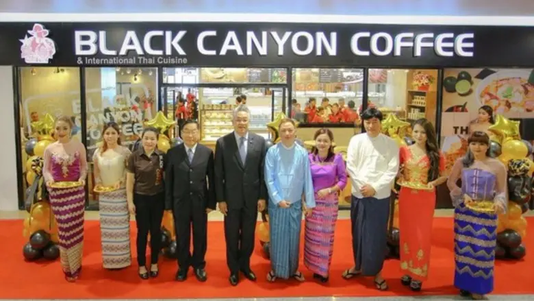 นายพิษณุ สุวรรณะชฏ (ที่ 5 จากซ้าย) เอกอัค...