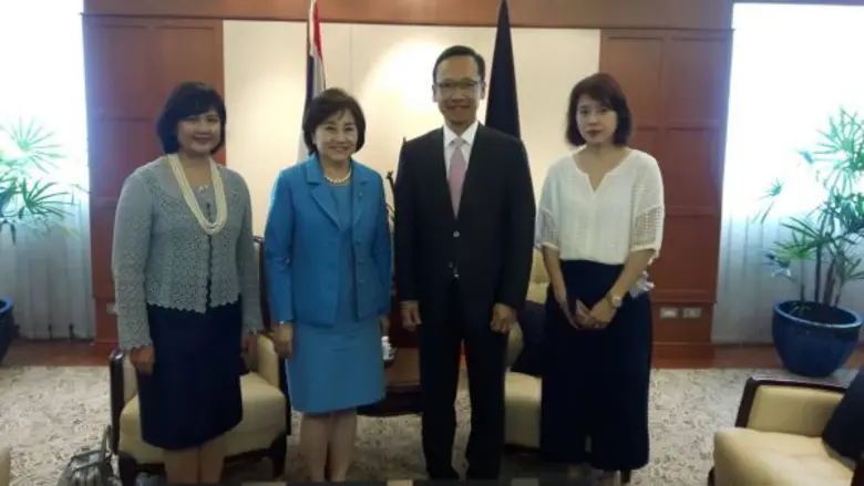 กระทรวงพาณิชย์ร่วมมือกับกระทรวงต่างประเทศ...