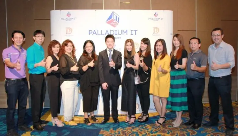 นายวัลลภ กมลวิศิษฎ์ (กลาง) รองกรรมการผู้จ...