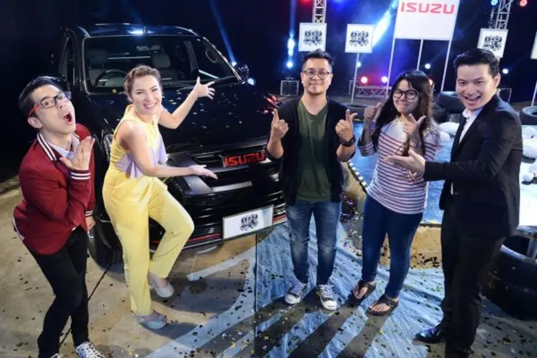 รายการ "Step Right Up (สเต็ป ไรท์ อัพ) ใค...