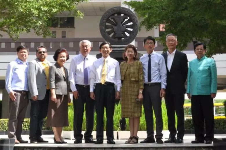 ศาสตราจารย์ ดร.สมคิด เลิศไพฑูรย์ อธิการบด...