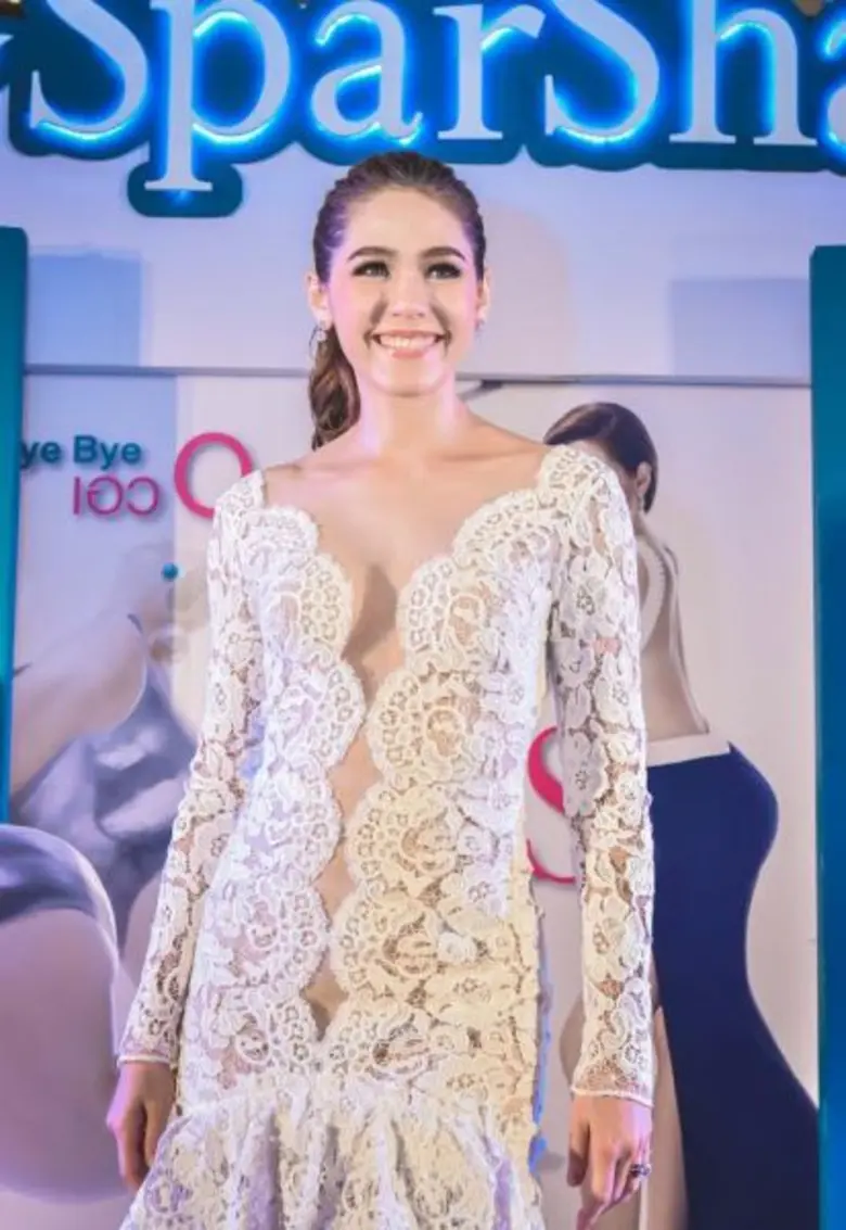 สวยแซบสมเป็นตัวแม่แฟชั่นนิสต้า สำหรับ ชมพ...