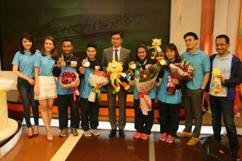 “ช่อง3” อัดฉีด กีฬายกน้ำหนัก “น้องแนน-โสภิตา” ฮีโร่เหรียญทอง ตะลุยเดินสาย ยกทีม เข้ารายการ “เรื่องเล่าเช้านี้”