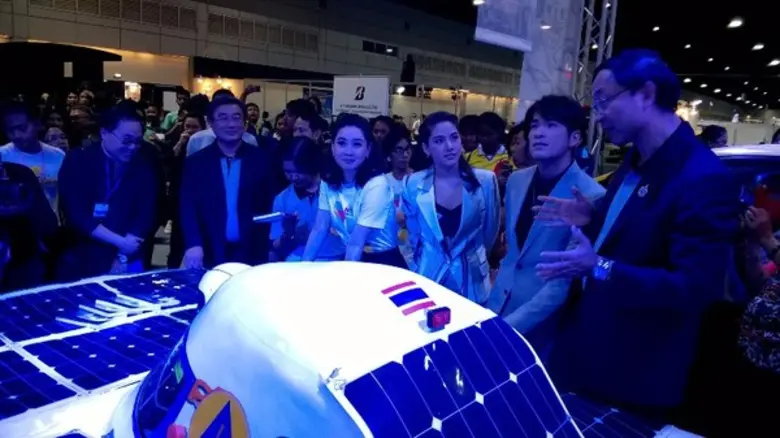 วิทยาลัยเทคโนโลยีสยาม โชว์รถพลังงานแสงอาทิตย์ STC-1 เทคโนโลยีเพื่อสิ่งแวดล้อมฝีมือคนไทย ในงานมหกรรมวิทยาศาสตร์ฯ 2559