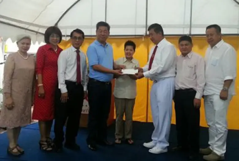 คุณทนงศักดิ์ มโนธรรมรักษา (ที่ 4 นับจากซ้...