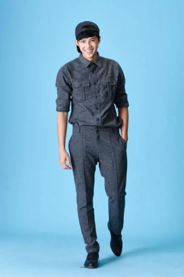 พระเอกหนุ่มหล่อใส แบงค์ ธิติ ชวนแฟนคลับเข...