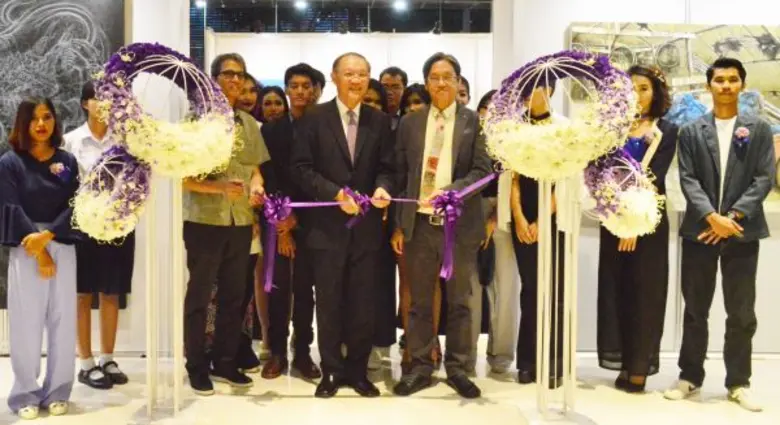 ดร.ประทีป ตั้งมติธรรม ประธานกรรมการบริหาร...