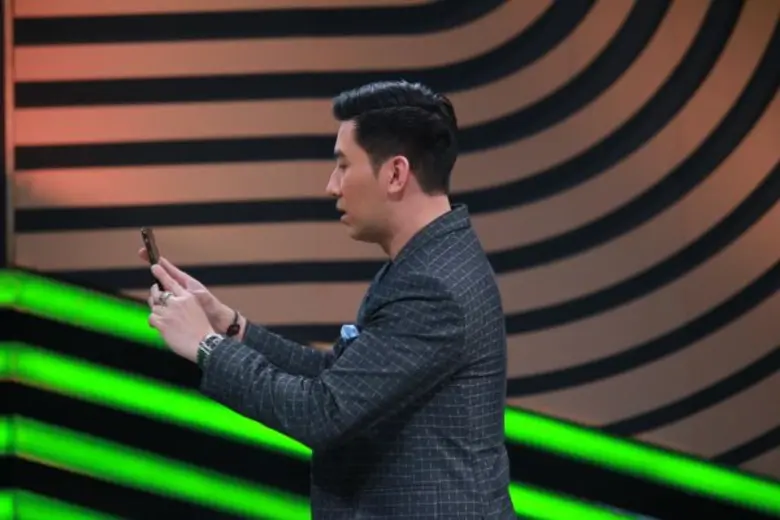 เอากับเขาด้วย สำหรับ "หนุ่ม กรรชัย" ที่มา...