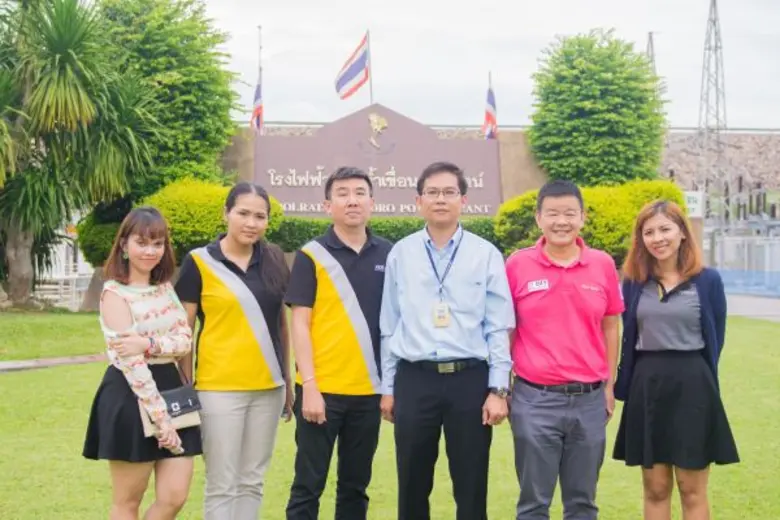 นายเกรียงศักดิ์ ชินวงษ์ (ที่ 3 จากขวา) หั...