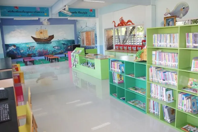 ภูมิใจนำเสนอโฉมใหม่ของห้องสมุดโลกนิทานของหนู รร.บ้านปลายคลองน้อย โฉมใหม่หลังปรับปรุงแล้วเสร็จครั้งที่ 2