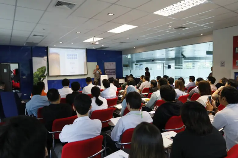 SIPA Tech Meetup #5 : From Infrastructure to Application