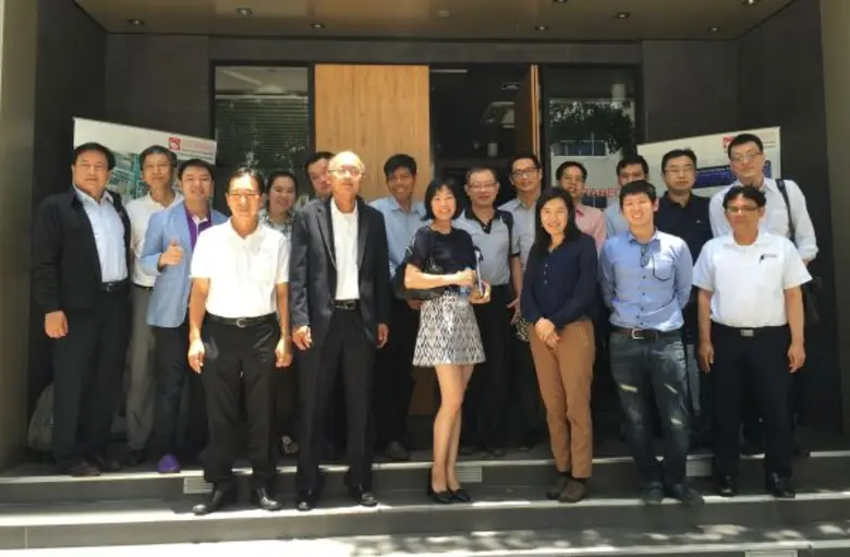 นายสุชาติ มงคลอารีย์พงษ์ ประธานเจ้าหน้าที...