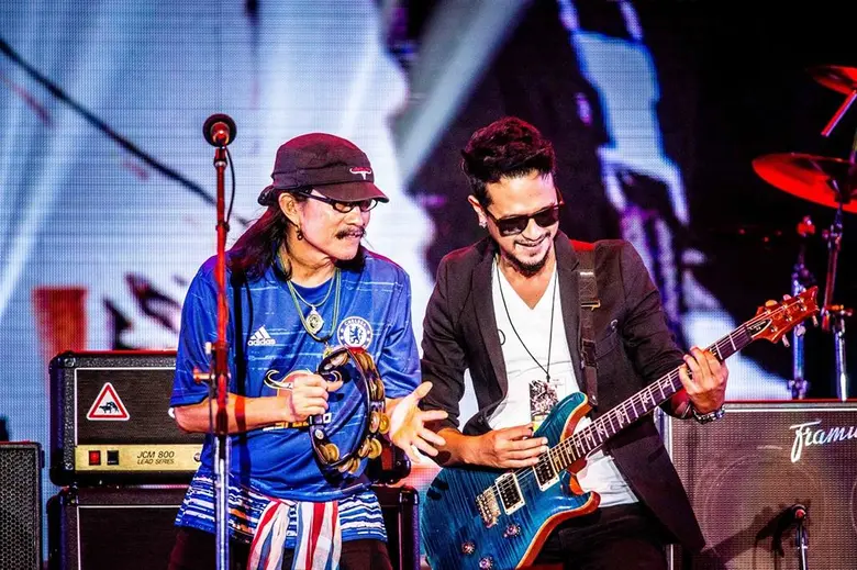 และนี่คือการสร้างประวัติศาสตร์อีกครั้ง ขอ...