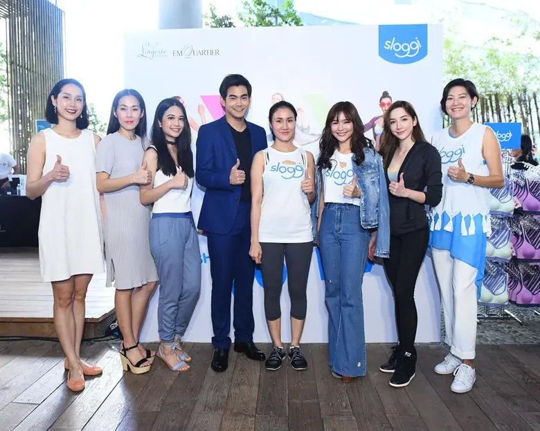 สโรชา ซบินเด้นท์ ผู้อำนวยการฝ่ายพาณิชย์ บ...