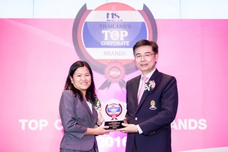 แพทย์หญิงปรมาภรณ์ ปราสาททองโอสถ ประธานคณะ...