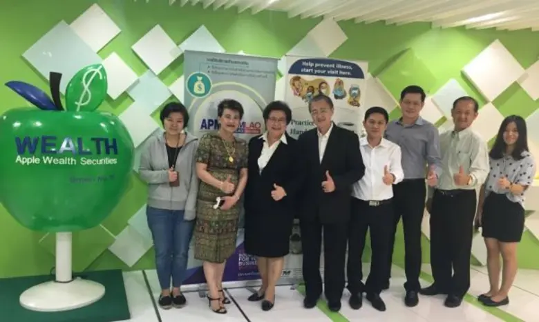 นพ.ศุภพงษ์ จรรโลงบุตร (คนที่ 4 จากซ้าย) ป...