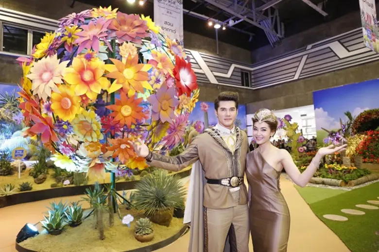 มิกค์-ทองระย้า ควง เบลล่า-ราณี เปิดงาน “เดอะมอลล์ มหัศจรรย์แห่งพรรณไม้ ครั้งที่ 4”