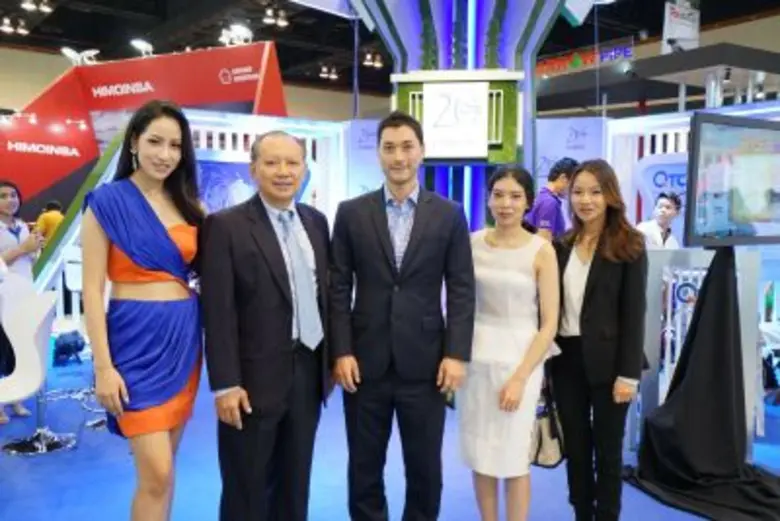 คุณพูลพิพัฒน์ ตันธนสิน (คนที่2 จากซ้าย) ป...