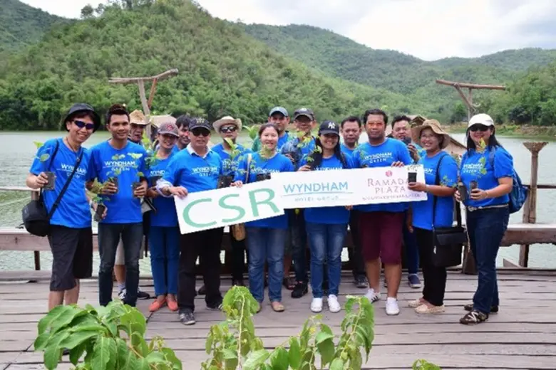 โรงแรมแม่น้ำ รามาดาพลาซา จัดกิจกรรมปลูกป่...