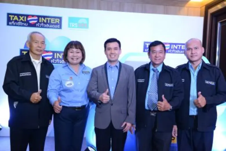 นายนันทพร สูยะศุนานนท์ ผู้จัดการสถานีวิทย...