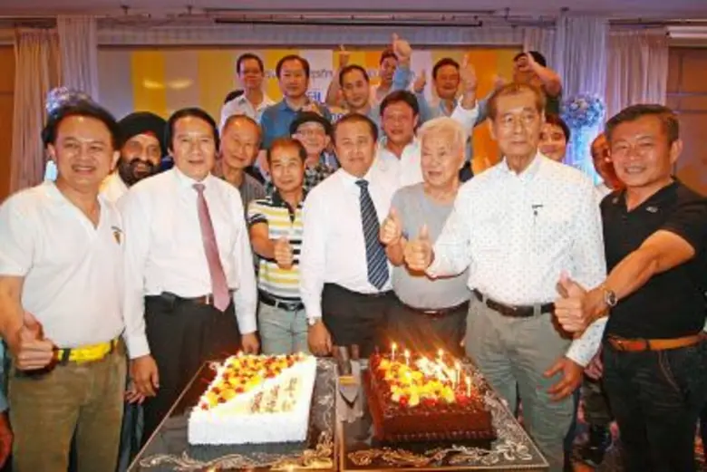 สมาคมมิตรสัมพันธ์ใบหยก ประตูน้ำ นำโดย พัน...