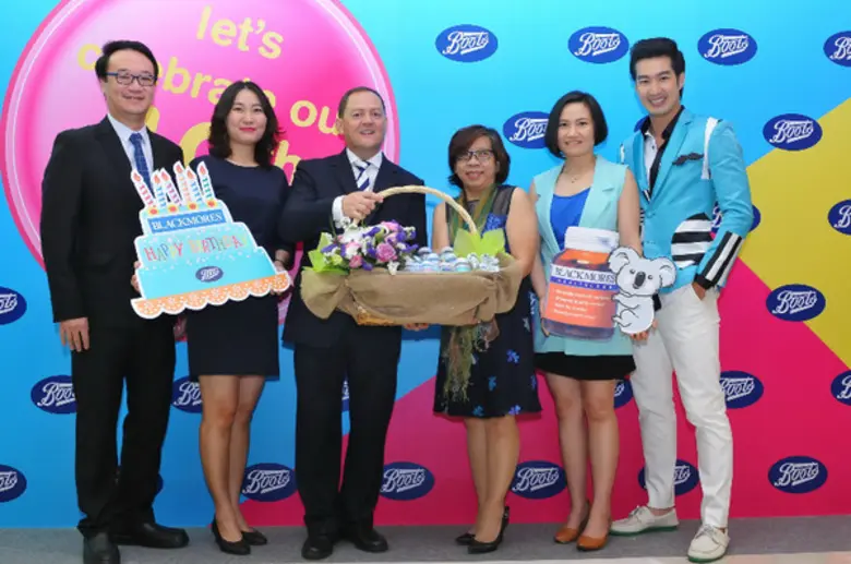 น.ส.ผุสดี สุจิตจร ผู้จัดการทั่วไป พร้อมด้...