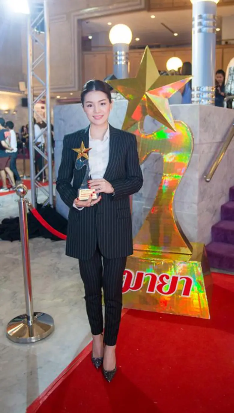 วทันยาปลื้ม สปริงนิวส์ คว้ารางวัล MAYA Award 2016 สถานีข่าวโทรทัศน์ยอดเยี่ยม ลุยขยายฐานข่าวผนึกกำลังฐานเศรษฐกิจ